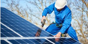 Installation Maintenance Panneaux Solaires Photovoltaïques à Estenos